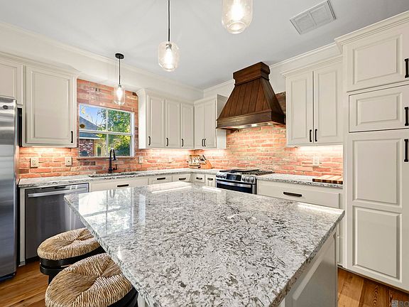 4th image of 12829 Stutgart Ave