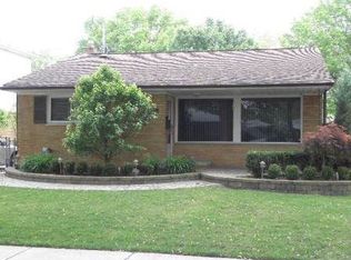 24821 Princeton St, Saint Clair Shores, MI