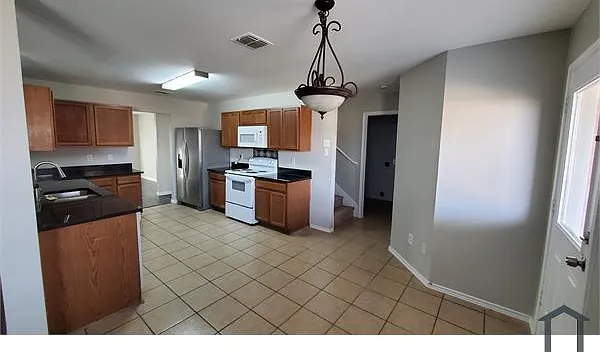 2801 Kerrville Dr — Photo 1