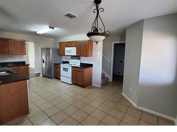 2801 Kerrville Dr, Mesquite, TX 75181