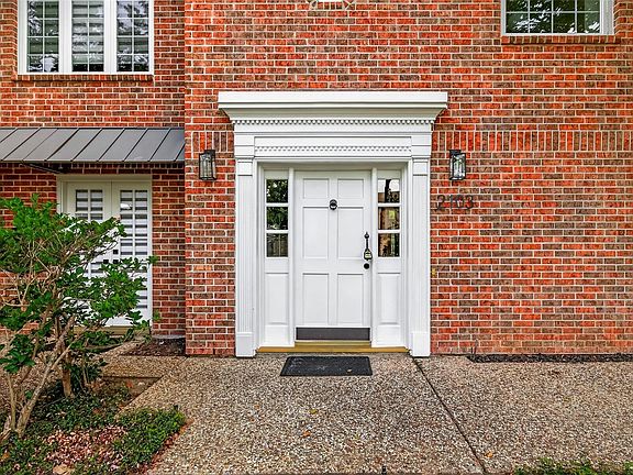 5th image of 2103 Shadybriar Dr