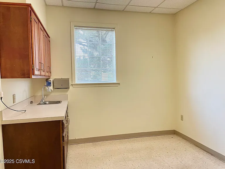 45 Forestwood Dr — Photo 6