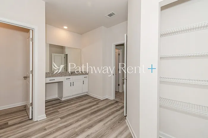 603 Mackenzie Cv — Photo 15