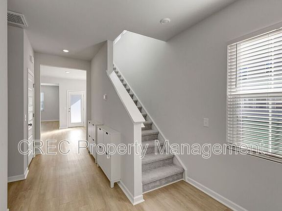 3rd image of 1465 Central Ave