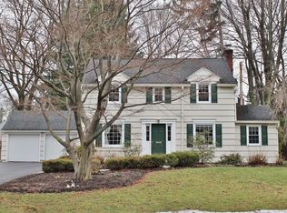 17 Clebourne Dr, Rochester, NY 14625