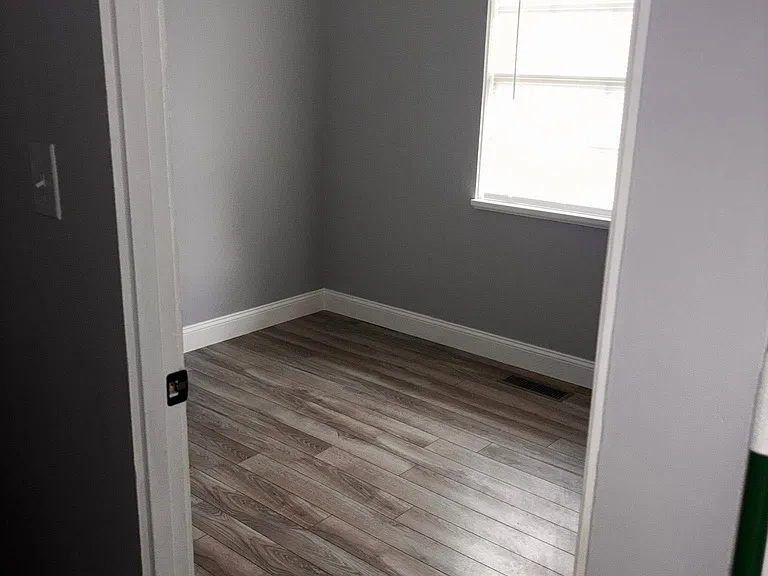 335 N Sycamore Dr — Photo 13