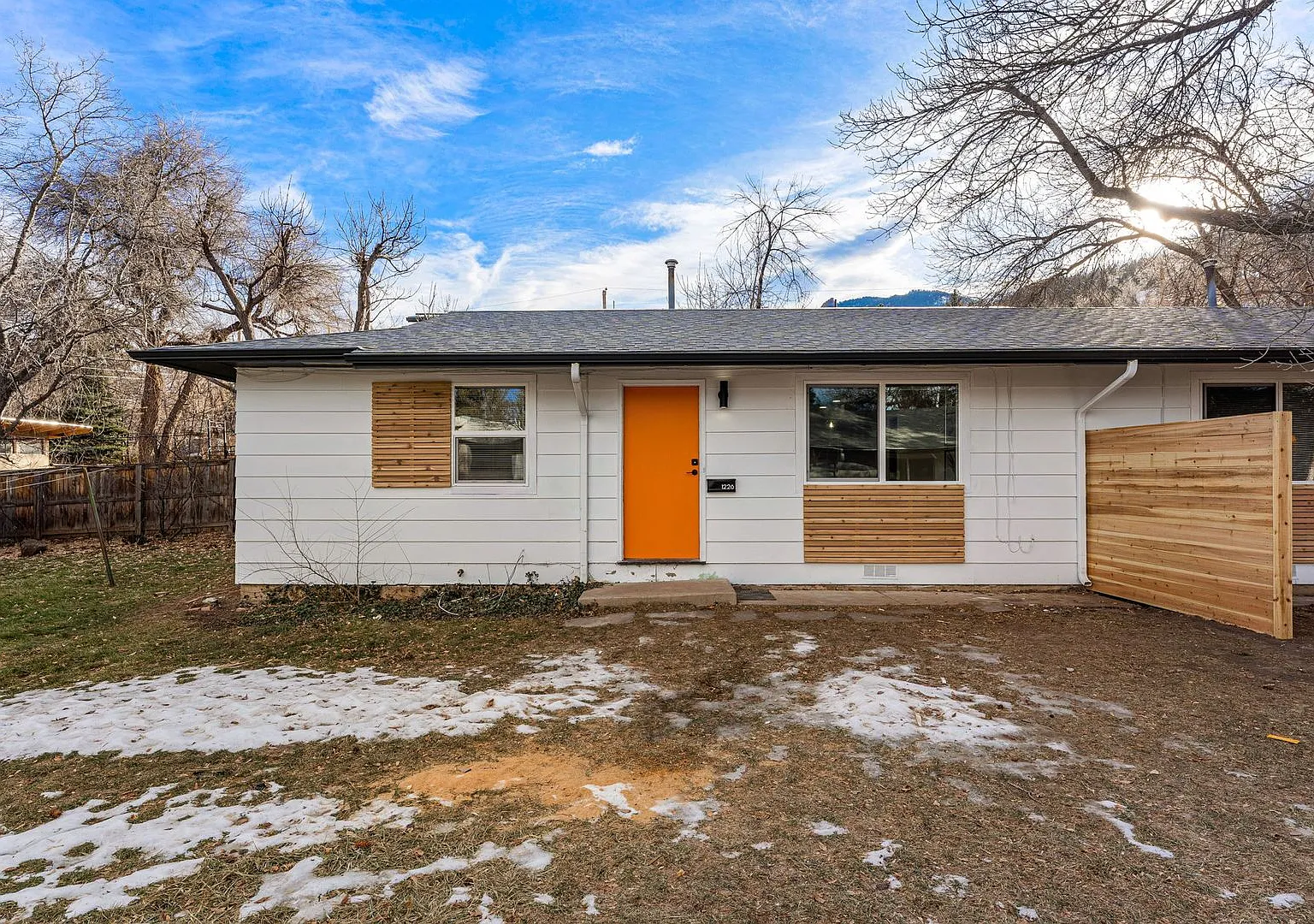 Prelease! Fully Updated 2 Bed 1 Bath Near Cu — Photo 1