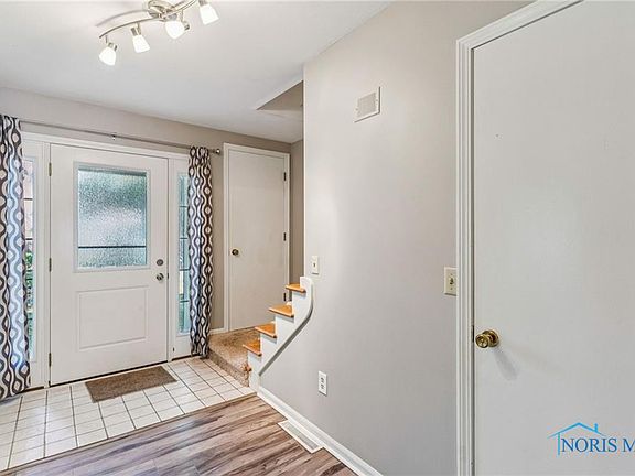 4th image of 1902 Queenswood Dr #U-8