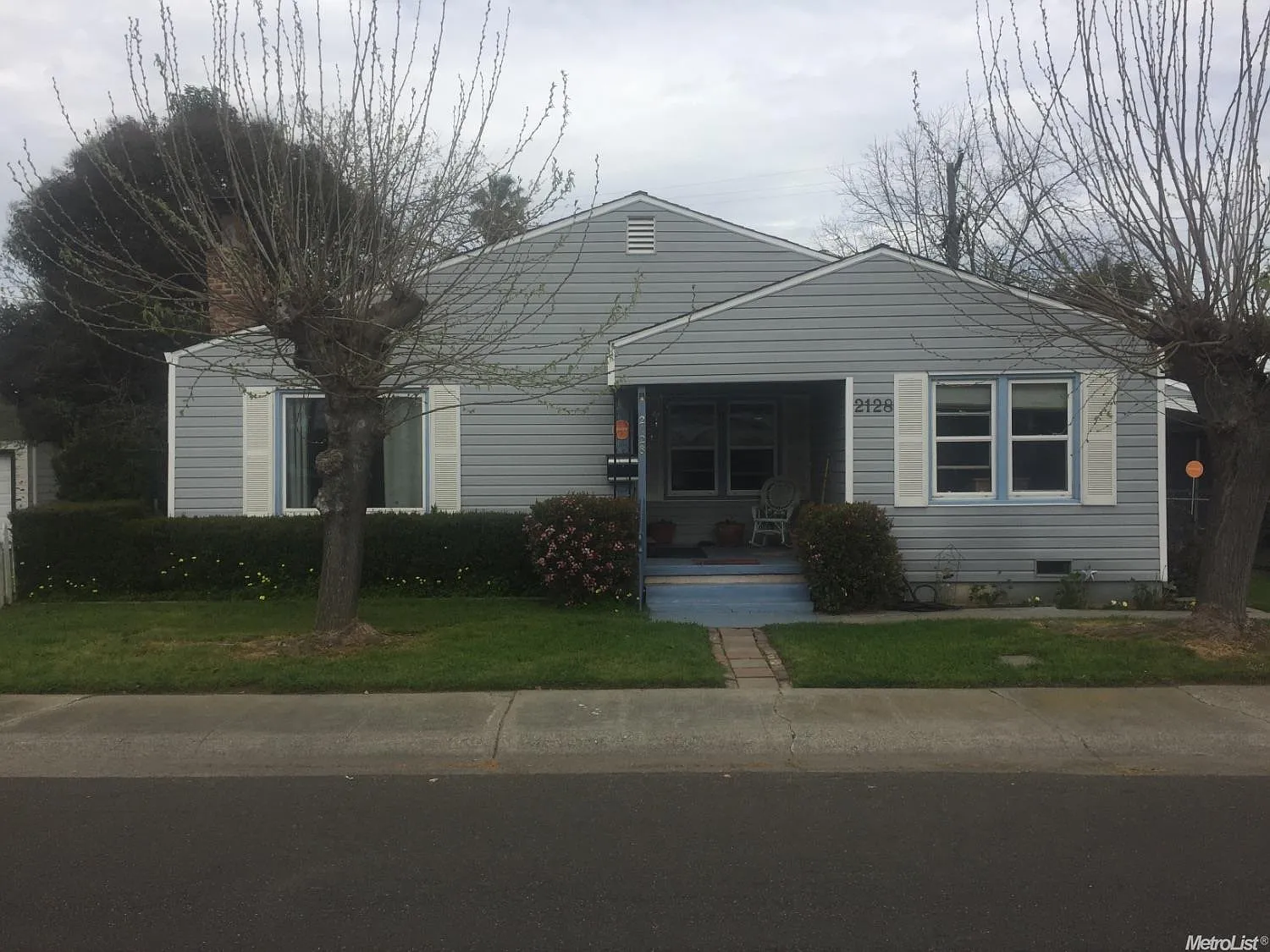 2128 N Carlton Ave photo 1