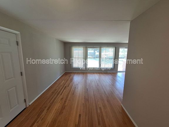 3rd image of 1385 Wadsworth Dr