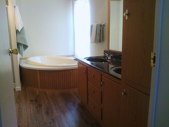 4th image of 120 Thompson Ln
