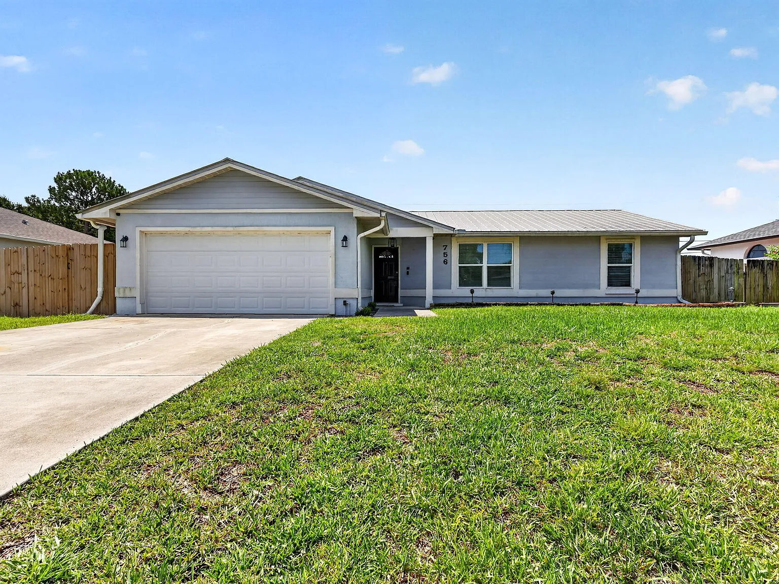 3 bed, 2.0 bath, 1320 sqft, $3,000 — Photo 2