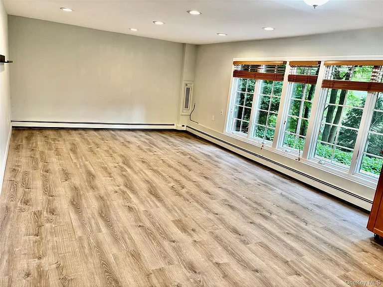 108 Old Country Rd — Photo 4