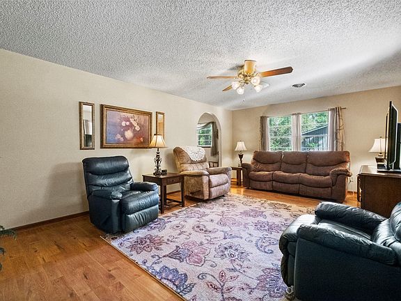 3rd image of 557 Matheus Dr