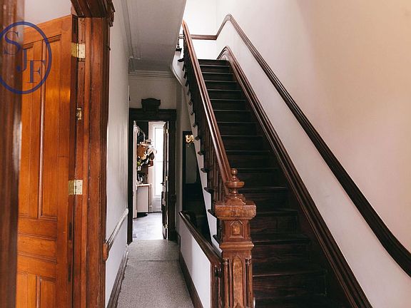 4th image of 359 Macon St #1
