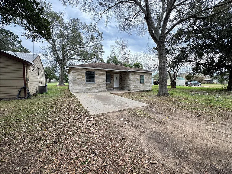 1824 Reese St — Photo 1