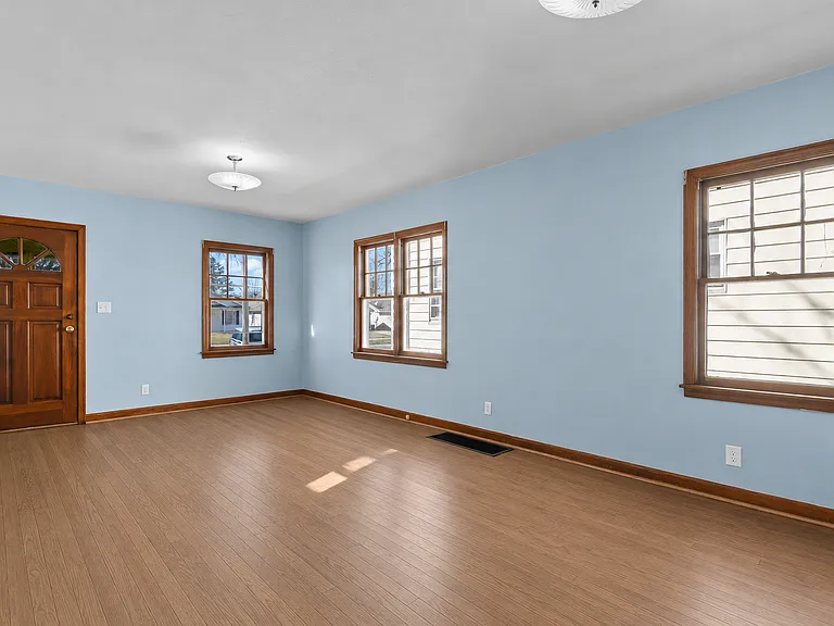 2636 S 7th St — Photo 11