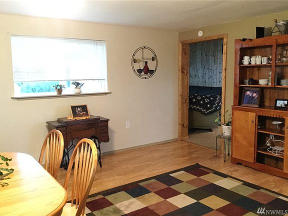 3rd image of 128 Hilley Dr