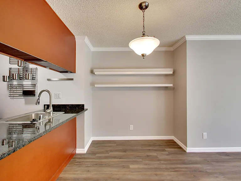 378 Van Buren - Renovated 2bed and 1bed units - Beautiful Building! — Photo 59