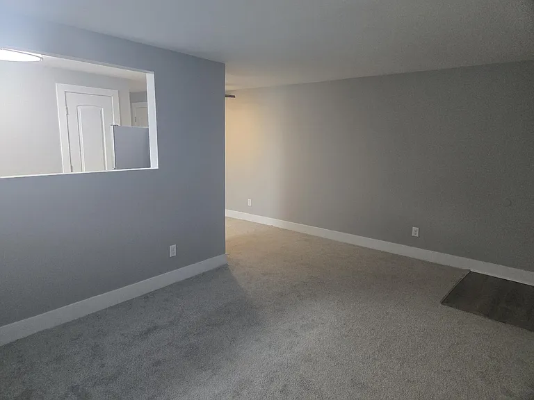 Columbus Park Apartments — Photo 37