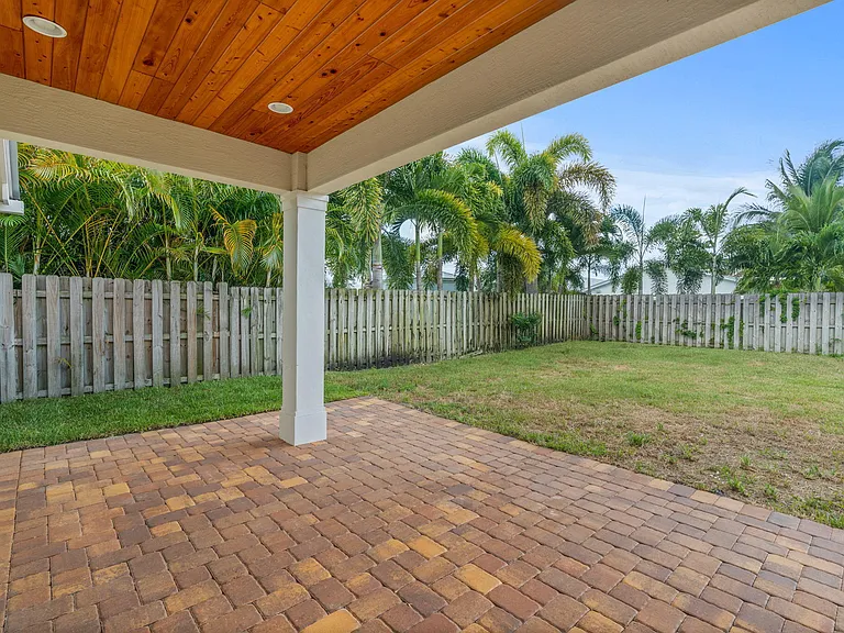 17735 Carver Ave — Photo 26