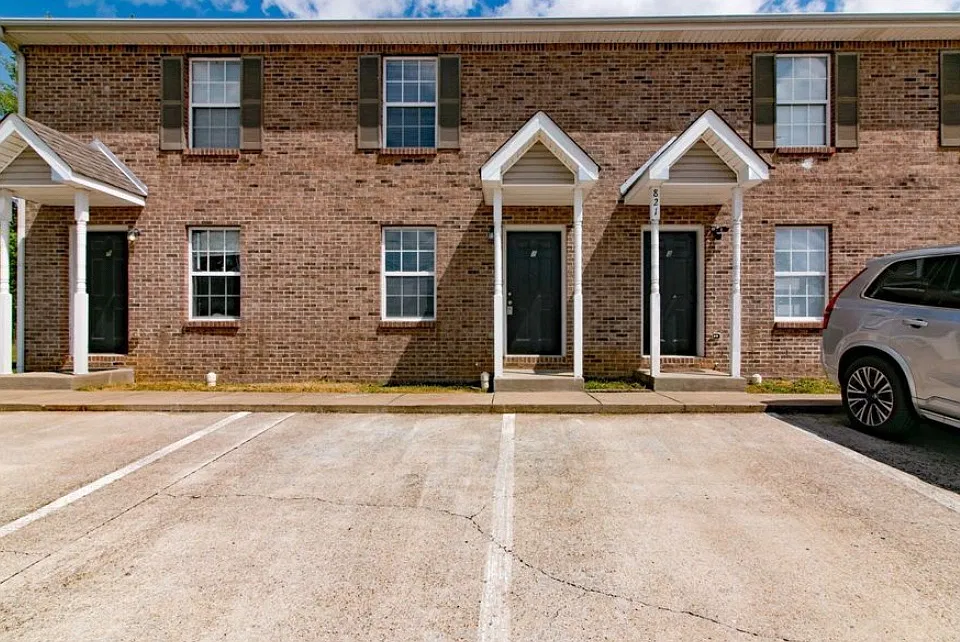 821 Oak Arbor Ct #2