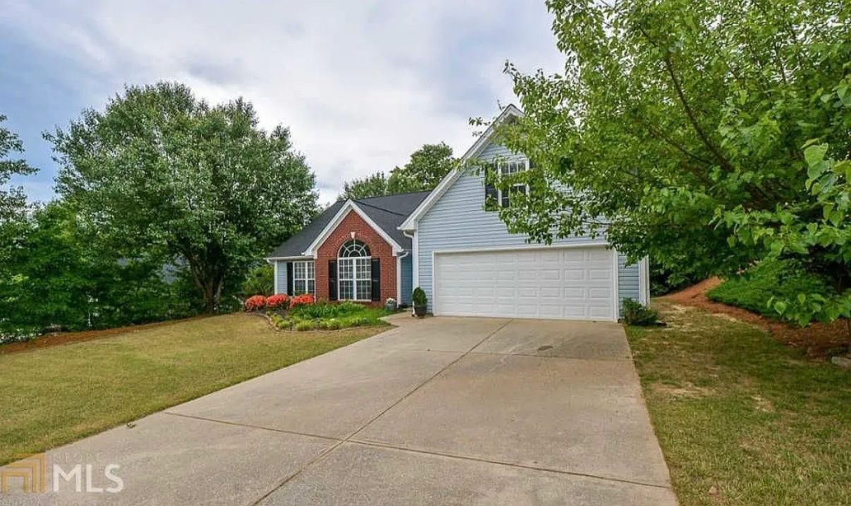 3 bed, 1741 sqft, $2,400 — Photo 3