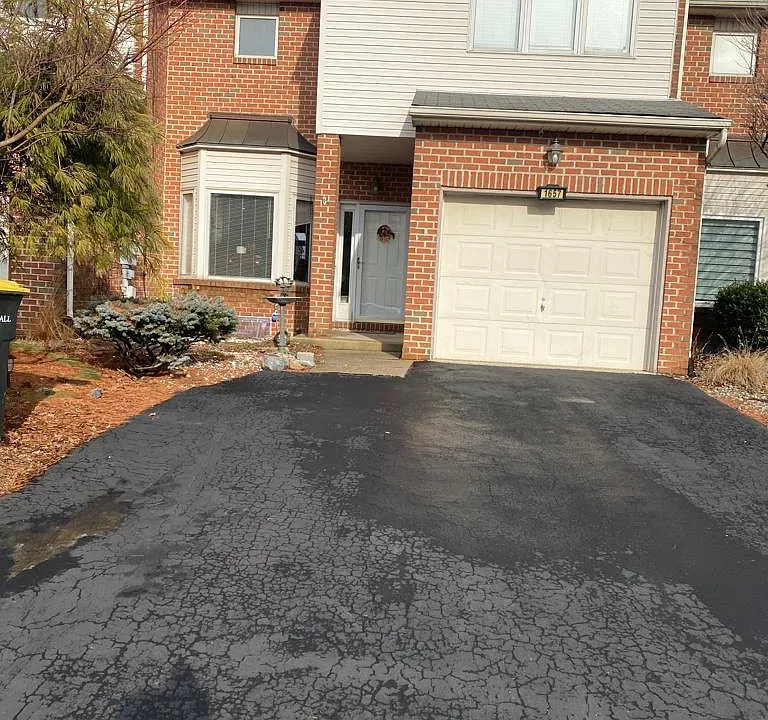 1657 Harding Cir