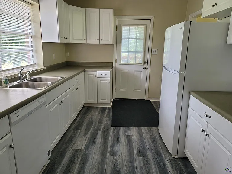 605 S Pleasant Hill Rd — Photo 5