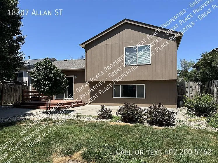 18707 Allan St — Photo 11