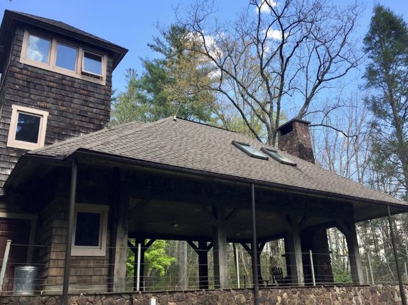51 Eastman Mountain Rd