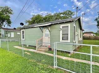 502 1/2 W 8th St, Freeport, TX 77541