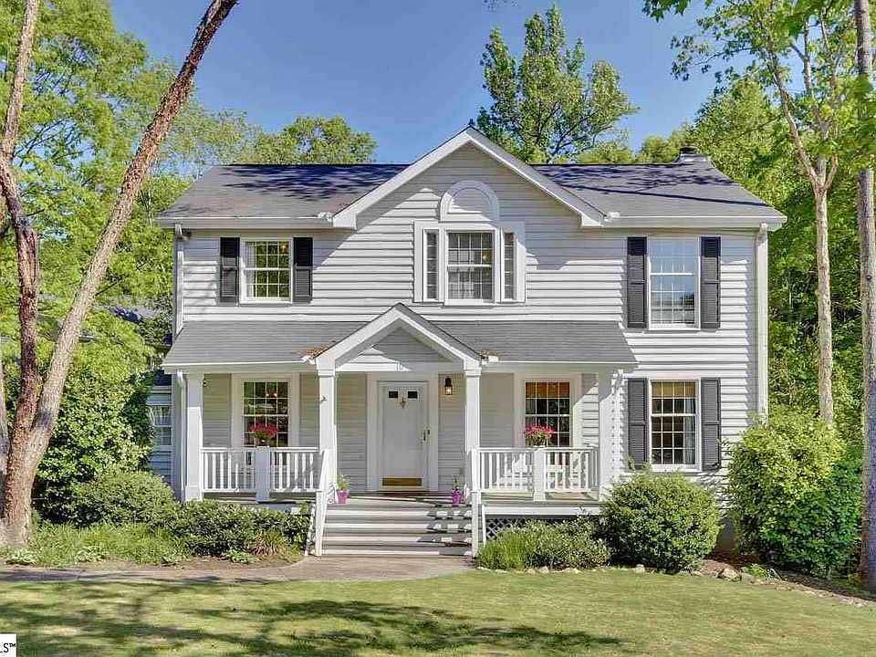 1st image of 10 Old Oak Dr