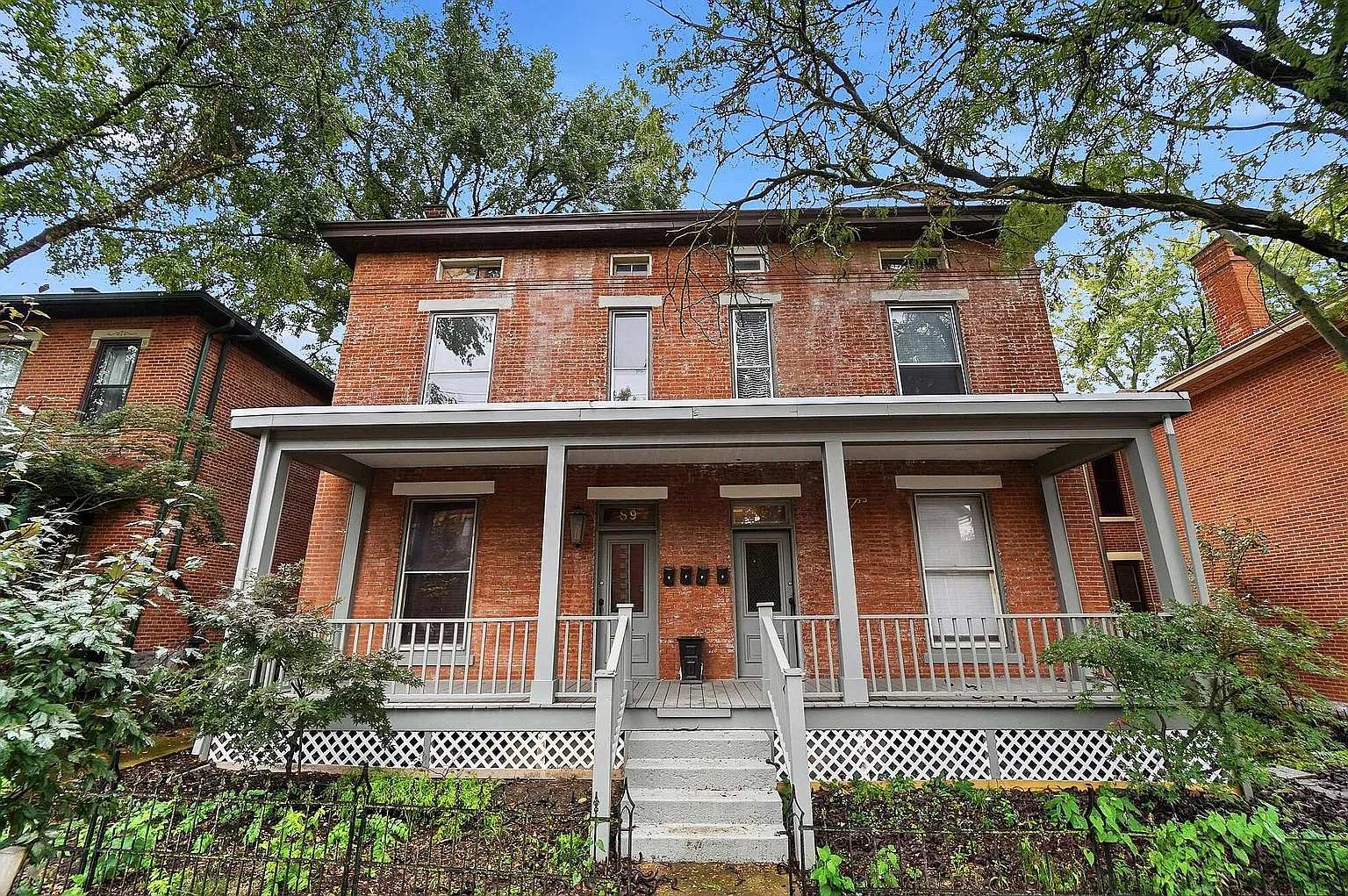 3 bed, 1900 sqft, $2,400 — Photo 1