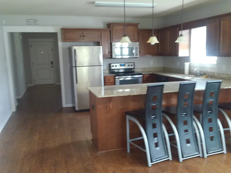 9629 Estate Dr — Photo 3