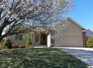 2809 SW Tallgrass Dr, Topeka, KS 66614
