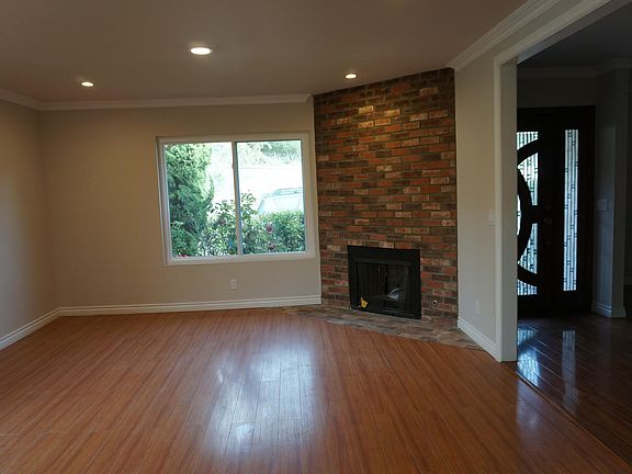 3rd image of 415 Harvey Dr