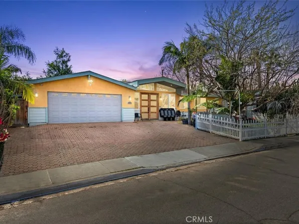 11184 Town Country Dr, Riverside, CA 92505