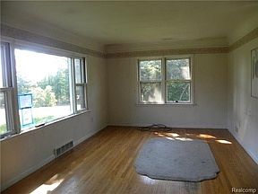 2nd image of 8240 Vandell St