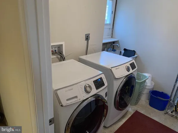 2262 Cocquina Dr, Reston, VA 20191