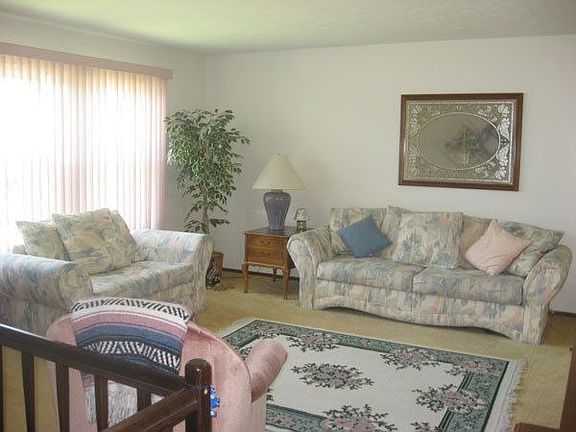 2nd image of 4409 Hialeah Dr