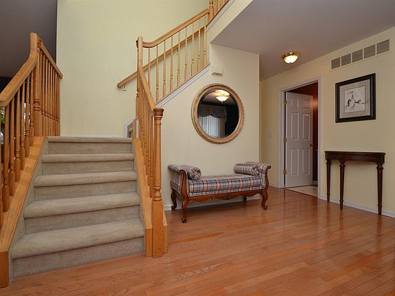3rd image of 6214 Vineyard Ave