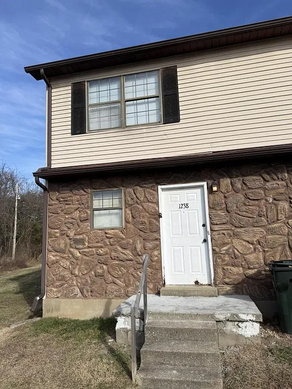 1238 Clear Ridge — Photo 2