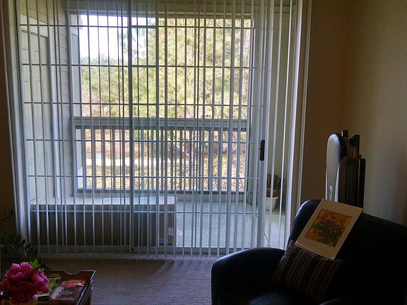 4th image of 1600 Long Grove Dr Unit 528