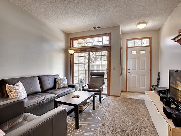 3rd image of 2702 Mallard Dr