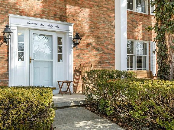 3rd image of 7666 Briarmeadow Ln
