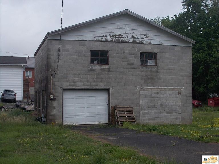 Listing photo 4