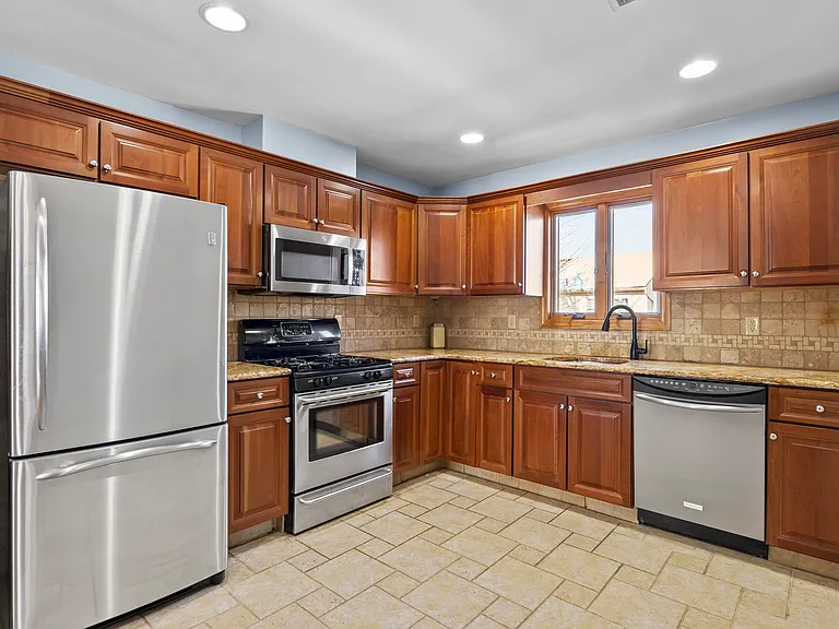 391 Taylor Ave #2 — Photo 1