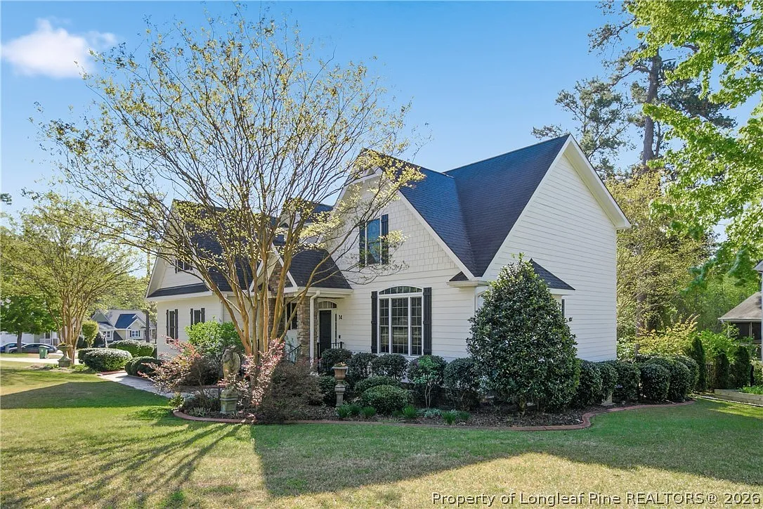 4 bed, 2.5 bath, 2909 sqft, $2,450 — Photo 2