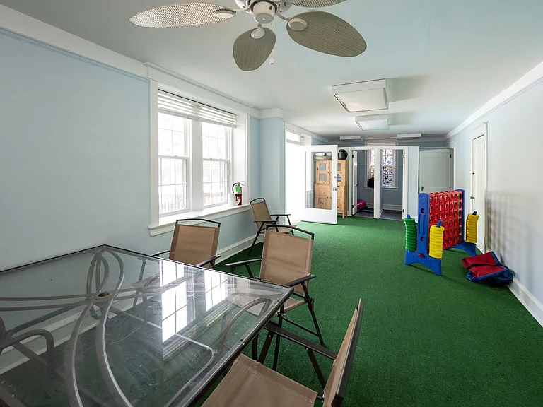 Upsal Gardens Apartments- Beautiful historical building with breathtaking charm! — Photo 26